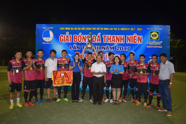 Bế mạc Giải bóng đá Thanh niên tỉnh Phú Yên lần thứ III năm 2017 - Tranh cúp AgriLong